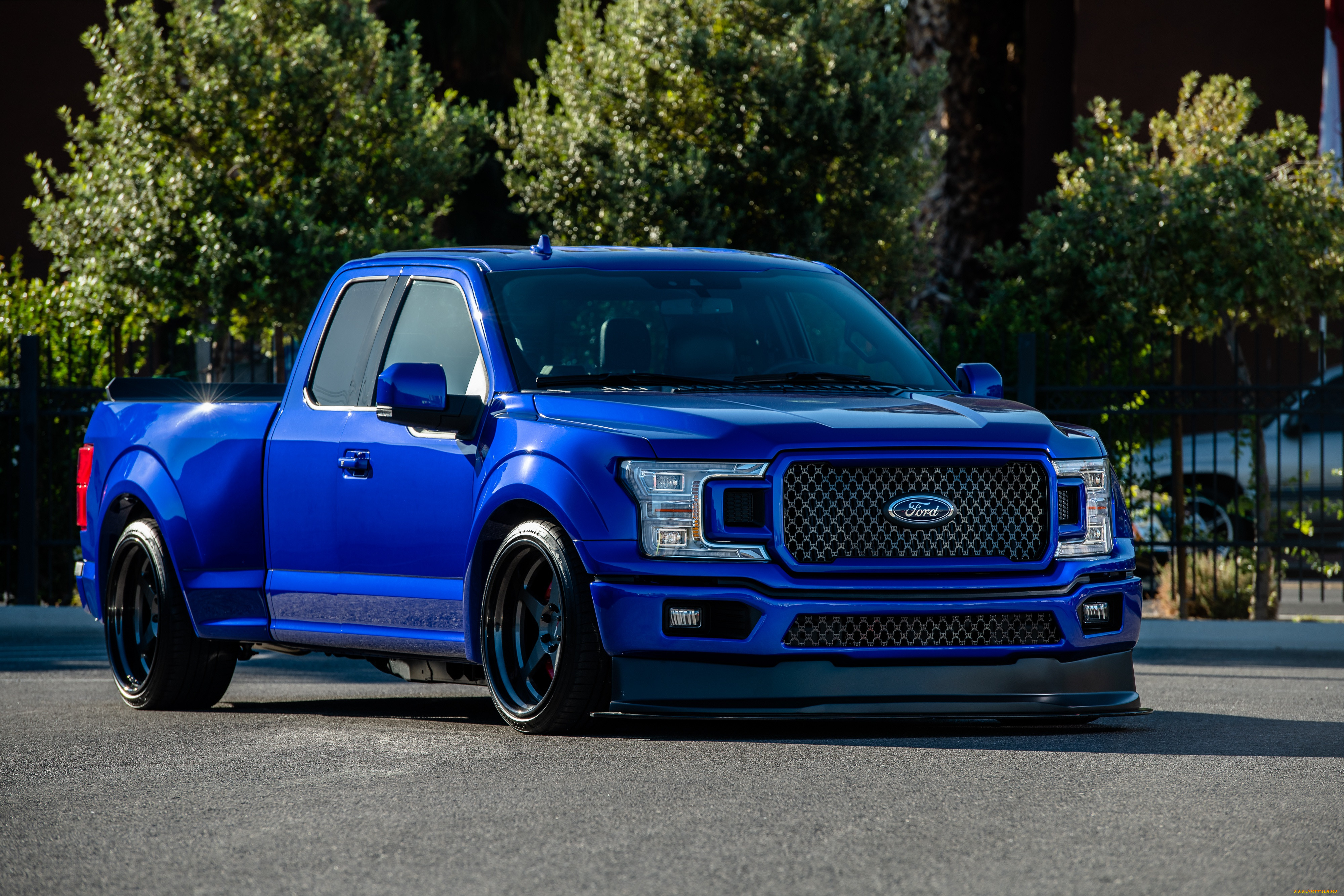 , ford, blue, front, f-150, pickup, supercab, 4x2, sema, 2018, lariat, sport, zb, customs, and, kurt, busch